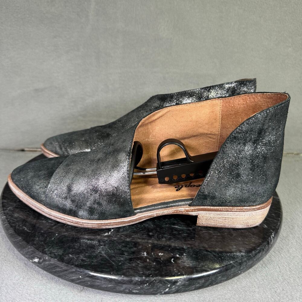 Free People Royale D’Orsay Flats Metallic Silver Women’s Size 37 / 6.5‎ US